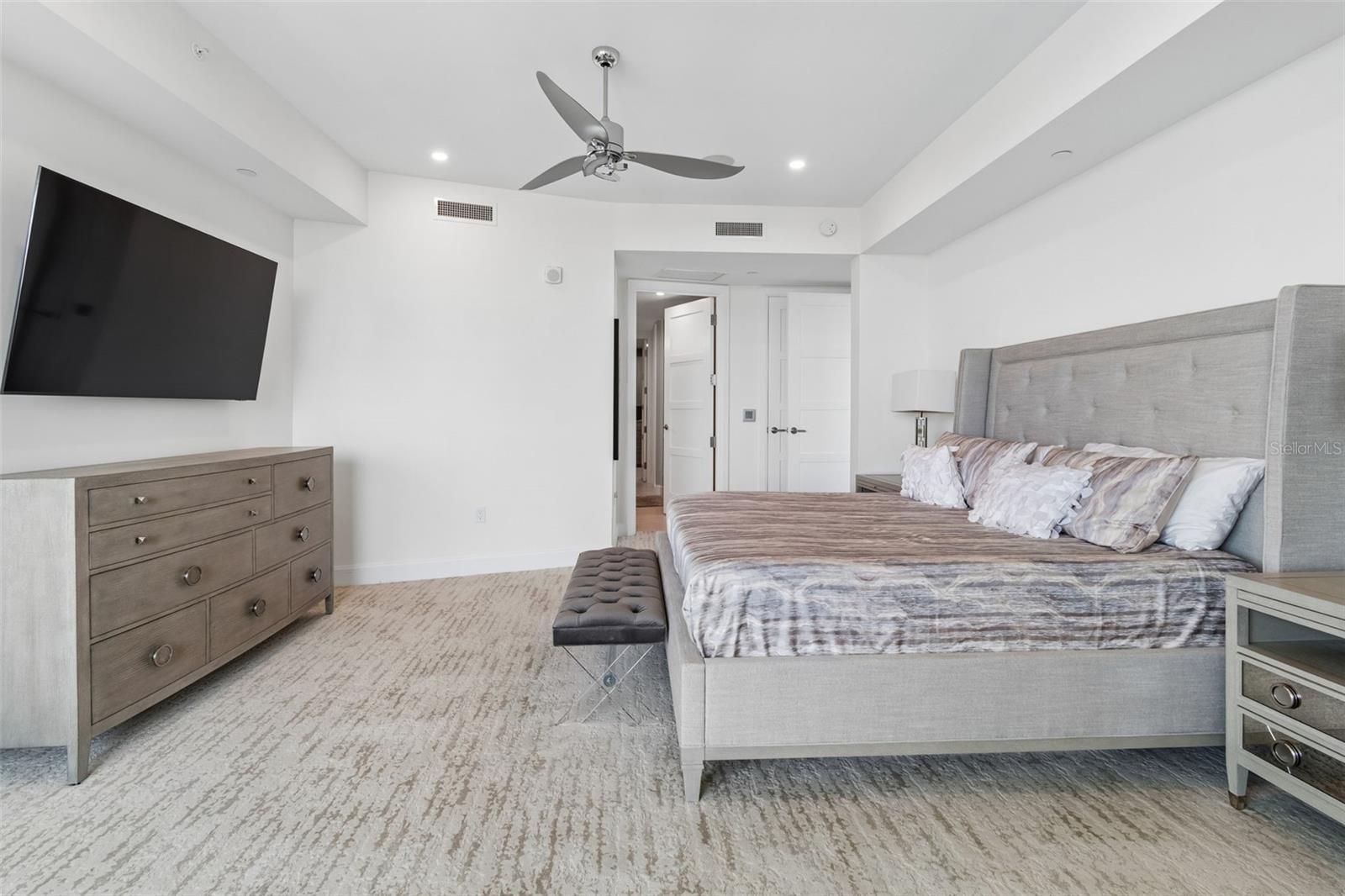 VIRAGE BAYSHORE - Residential