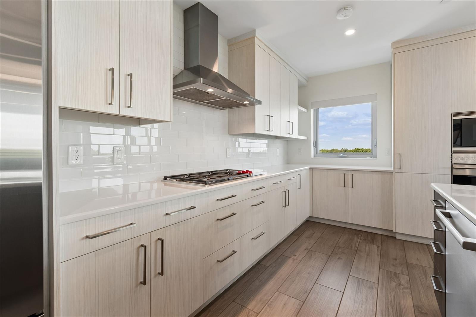 VIRAGE BAYSHORE - Residential