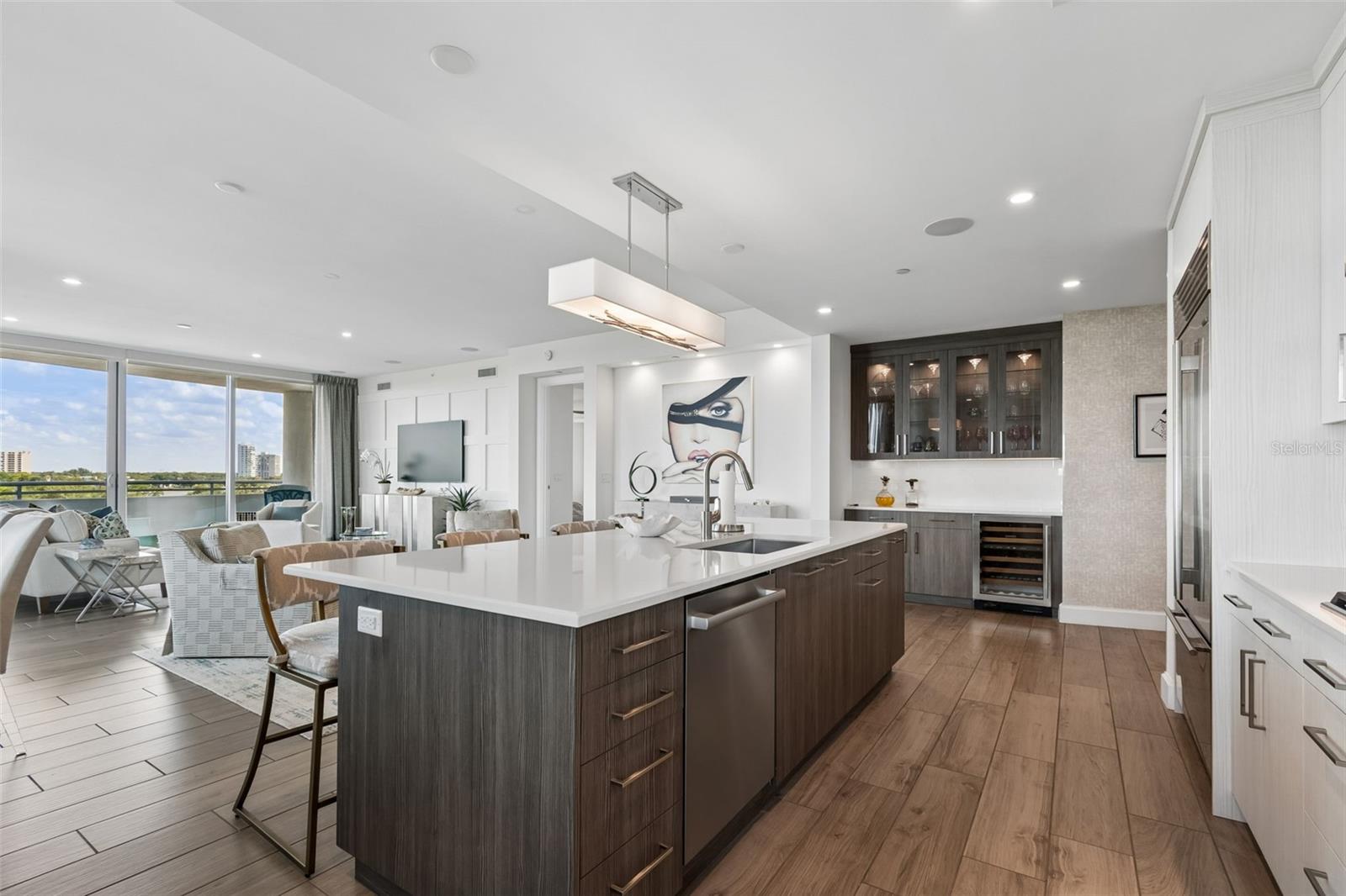 VIRAGE BAYSHORE - Residential
