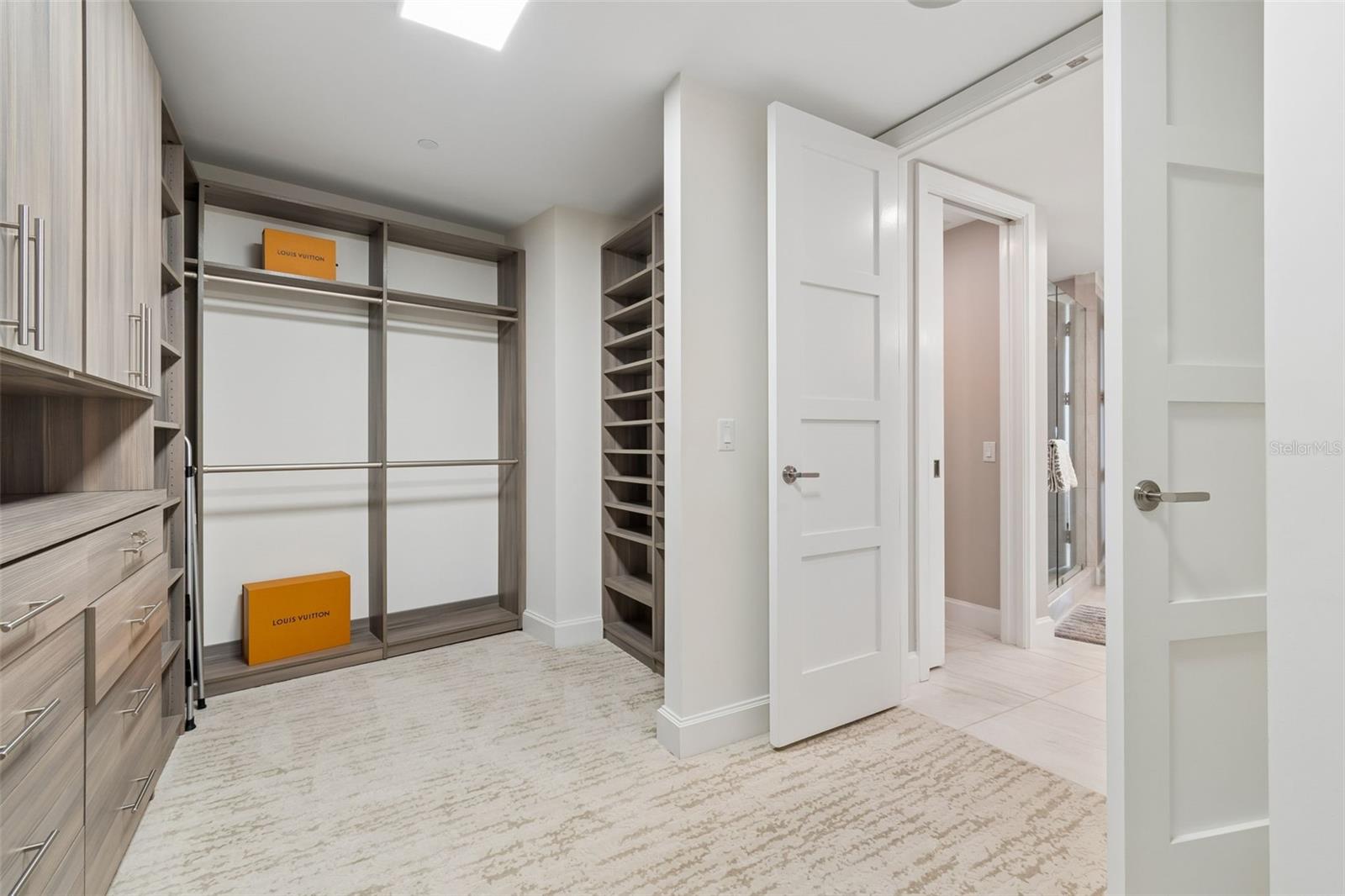 VIRAGE BAYSHORE - Residential