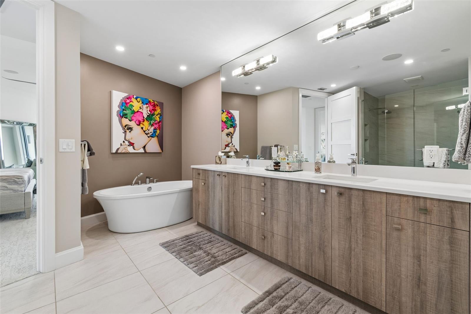 VIRAGE BAYSHORE - Residential