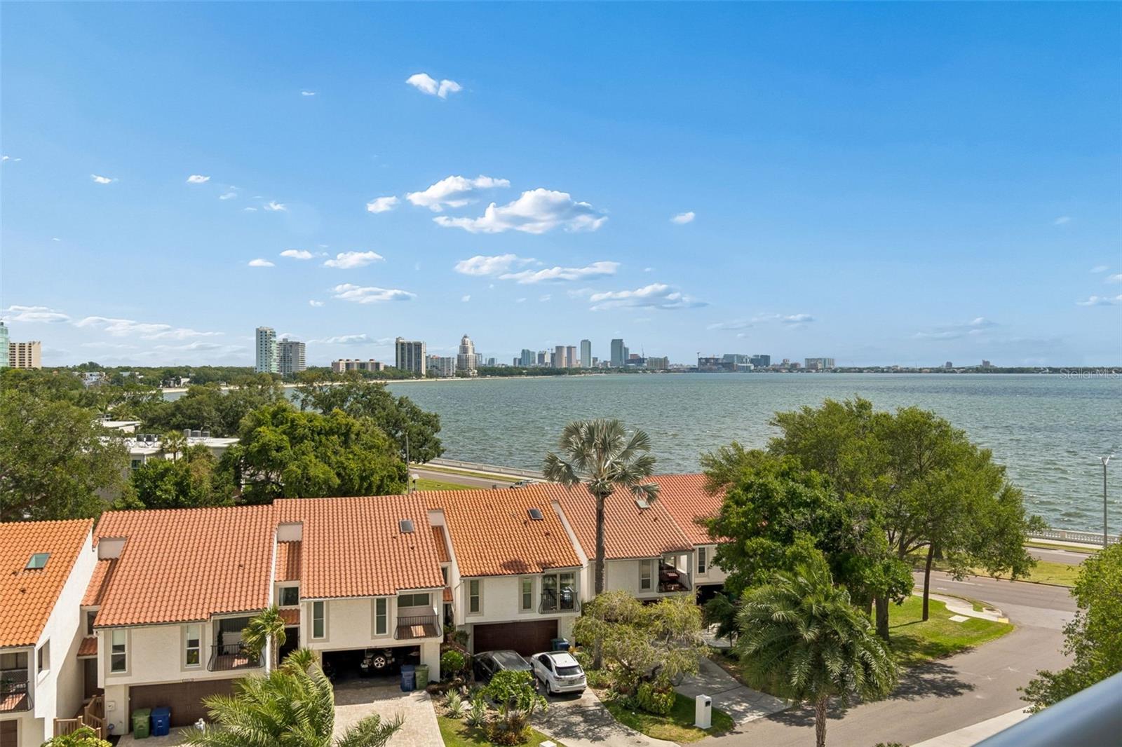 VIRAGE BAYSHORE - Residential