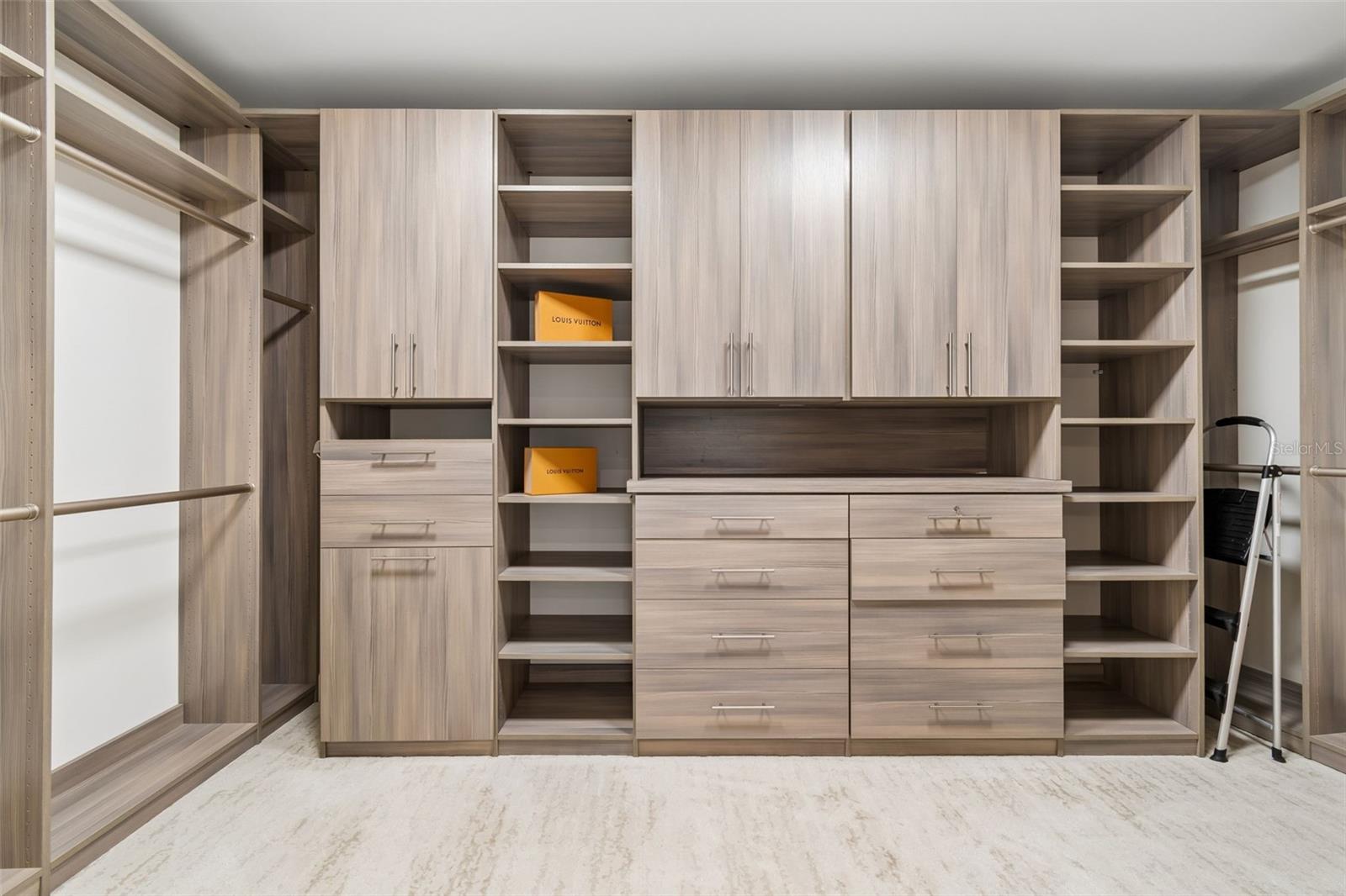 VIRAGE BAYSHORE - Residential