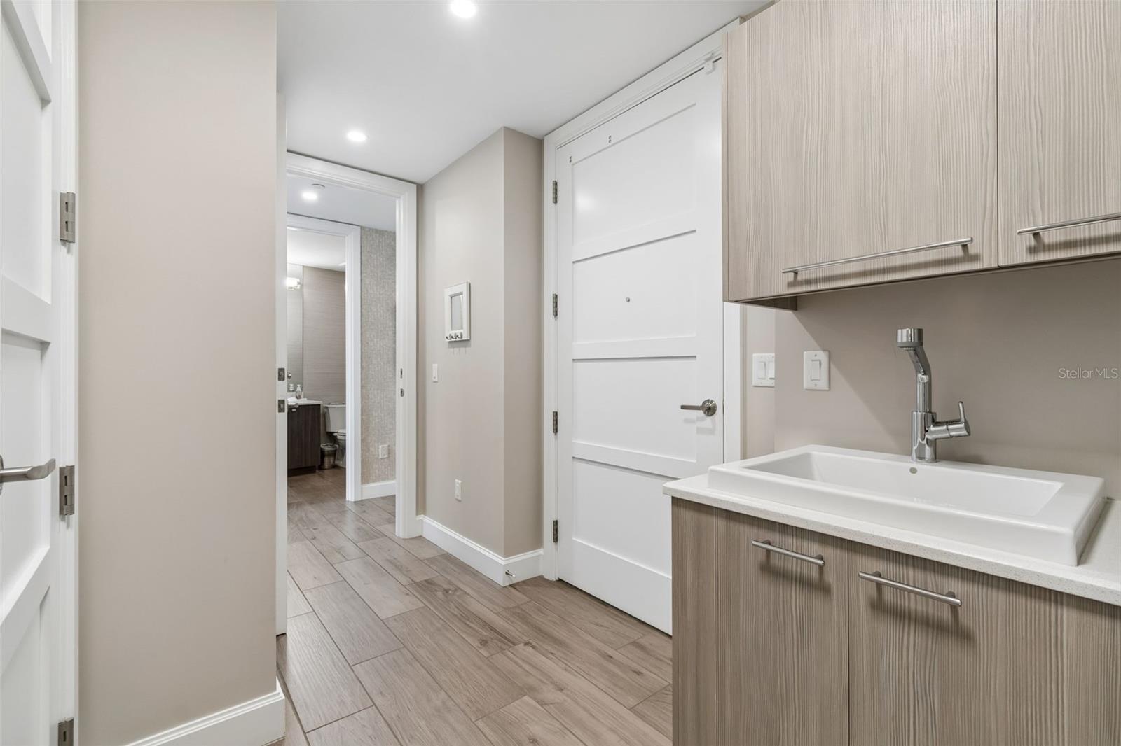 VIRAGE BAYSHORE - Residential