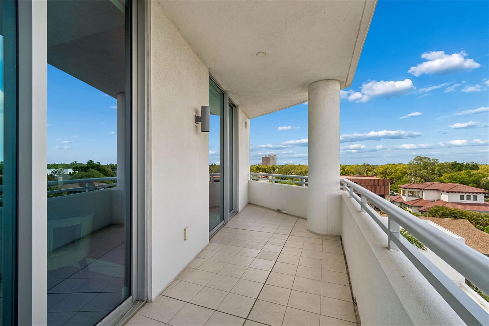 VIRAGE BAYSHORE - Residential