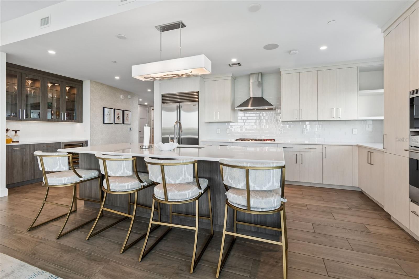 VIRAGE BAYSHORE - Residential