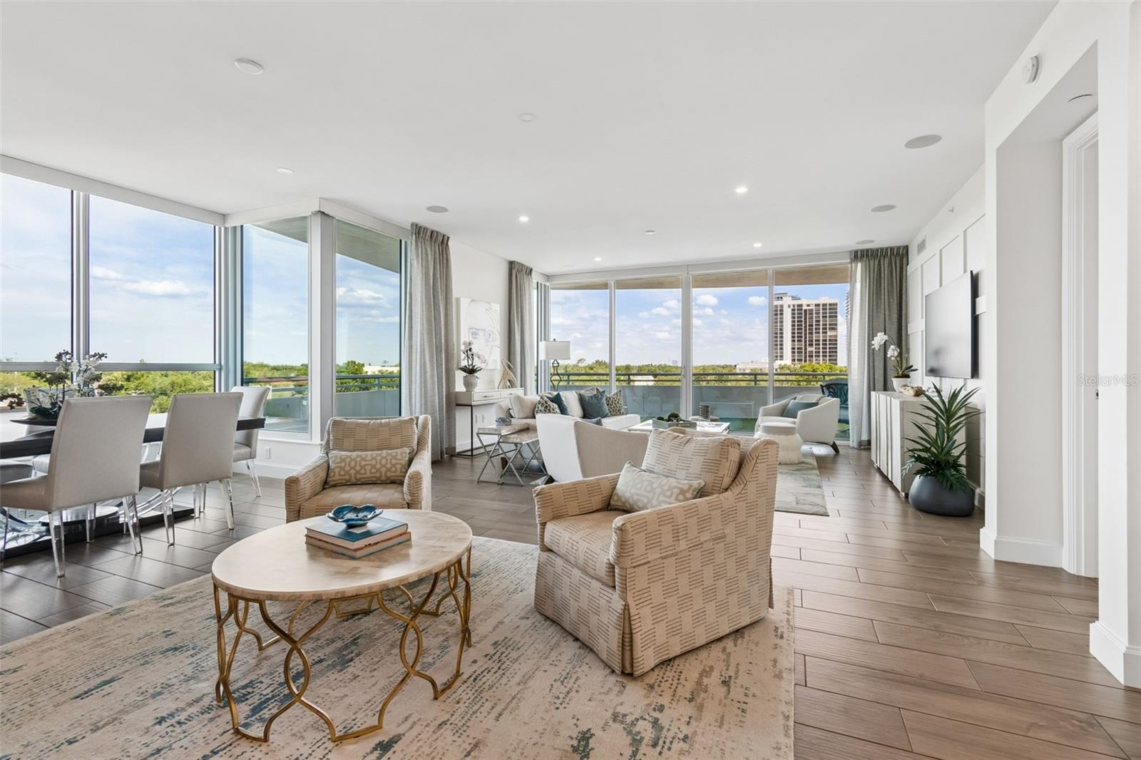 VIRAGE BAYSHORE - Residential
