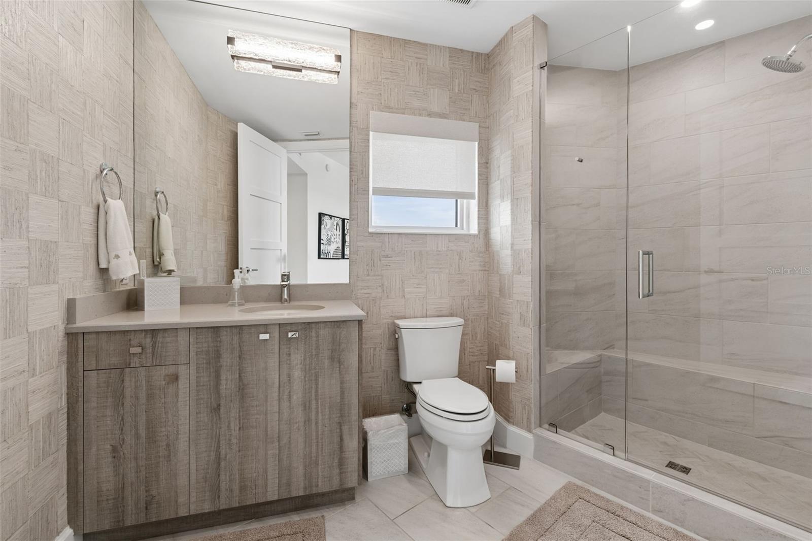 VIRAGE BAYSHORE - Residential