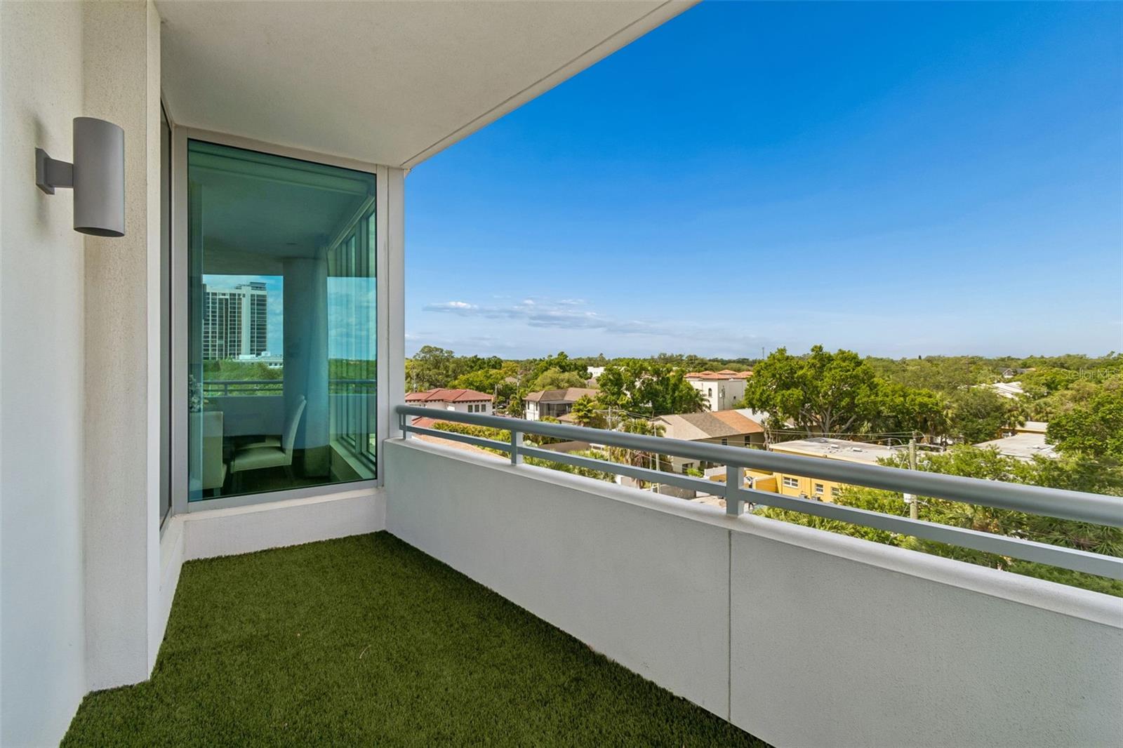 VIRAGE BAYSHORE - Residential