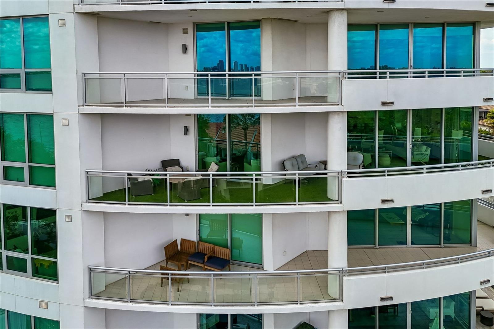 VIRAGE BAYSHORE - Residential