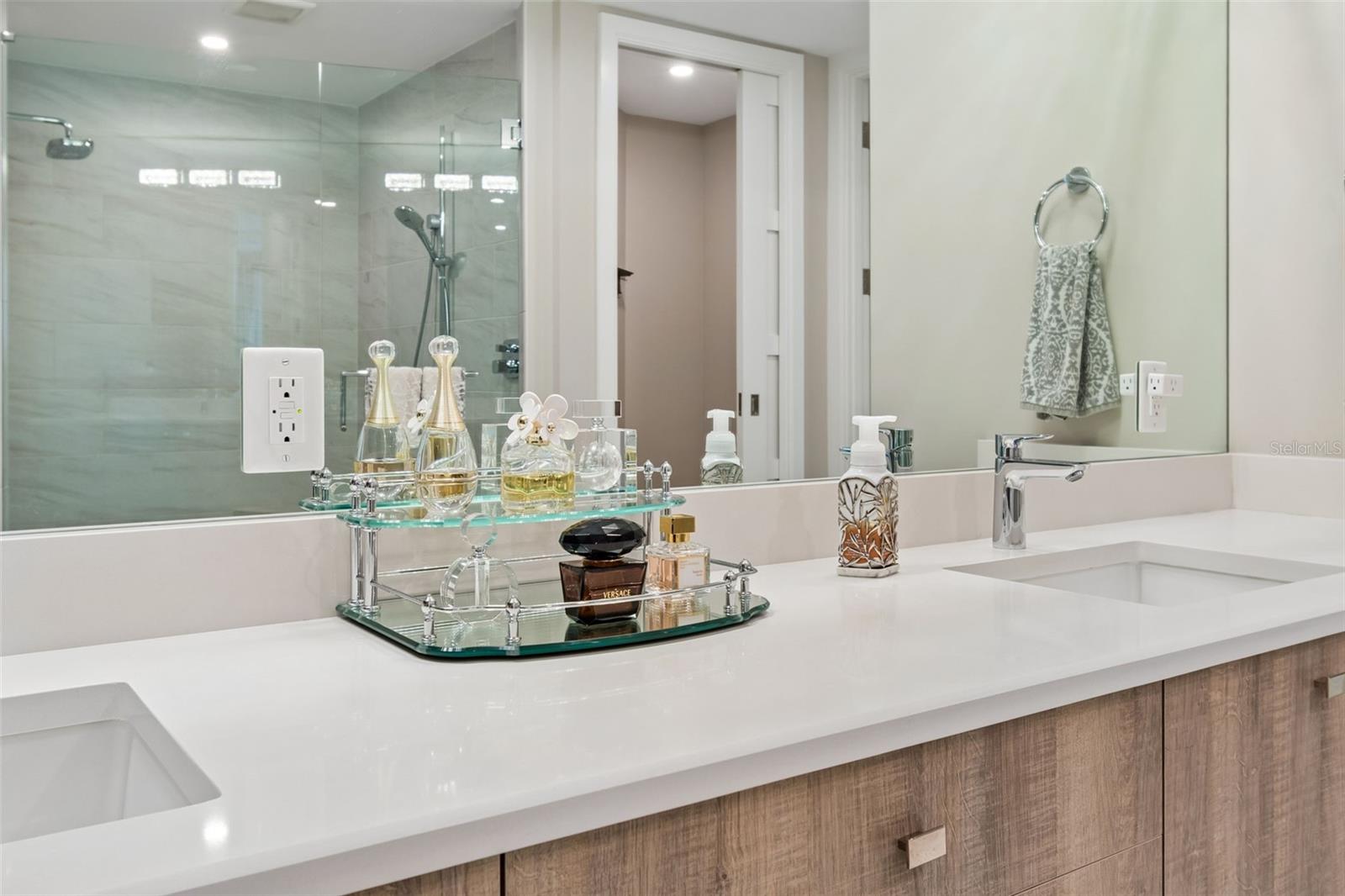 VIRAGE BAYSHORE - Residential