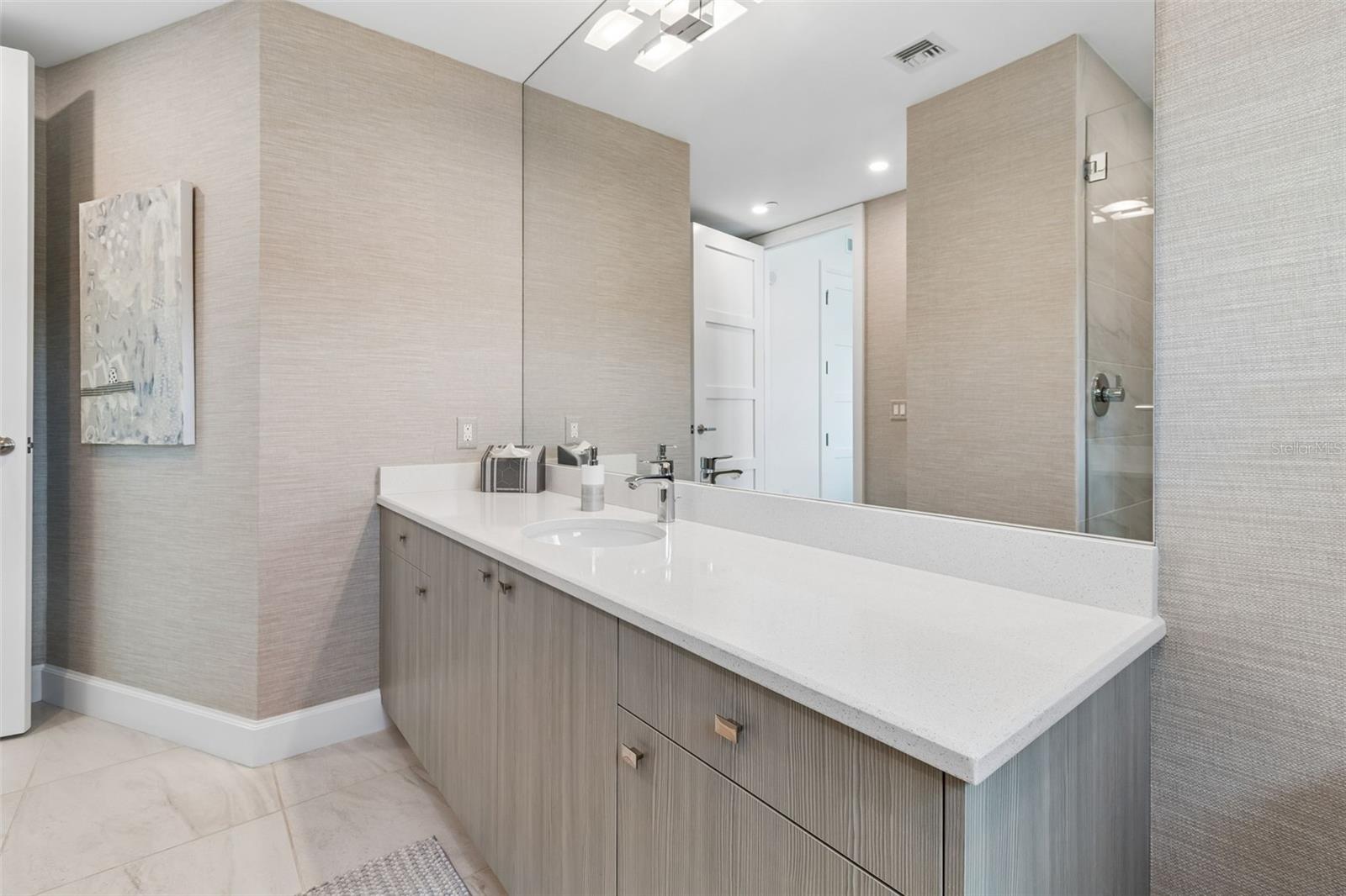 VIRAGE BAYSHORE - Residential
