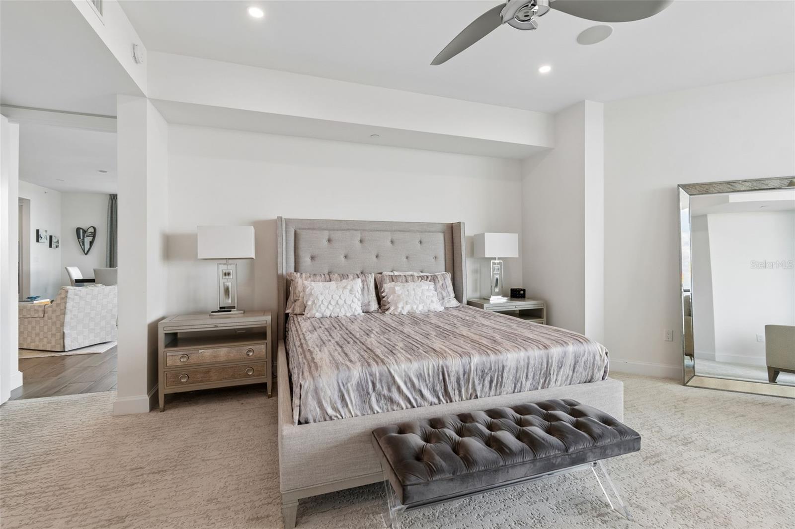 VIRAGE BAYSHORE - Residential