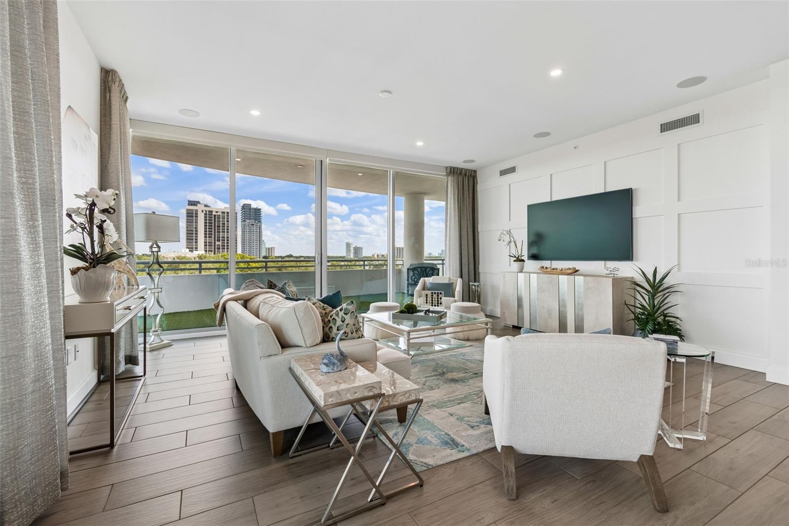 VIRAGE BAYSHORE - Residential