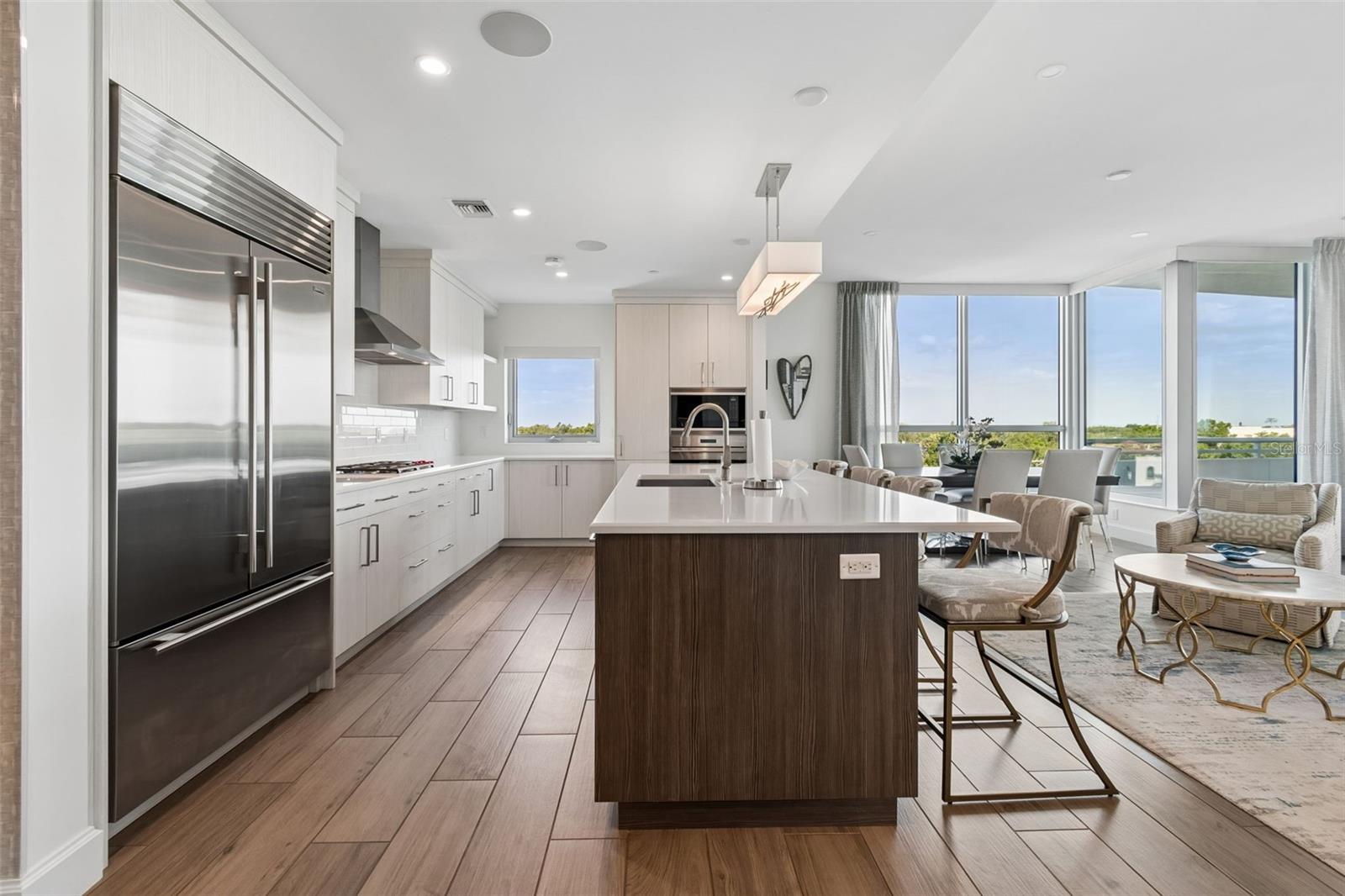 VIRAGE BAYSHORE - Residential
