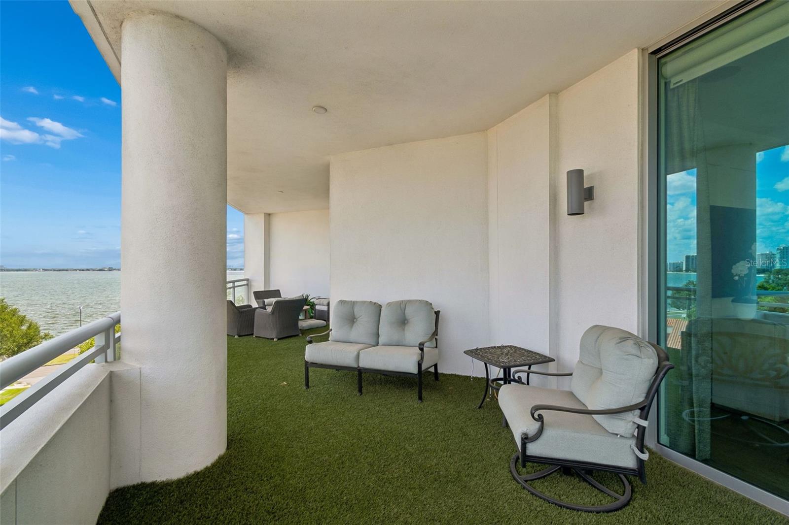 VIRAGE BAYSHORE - Residential