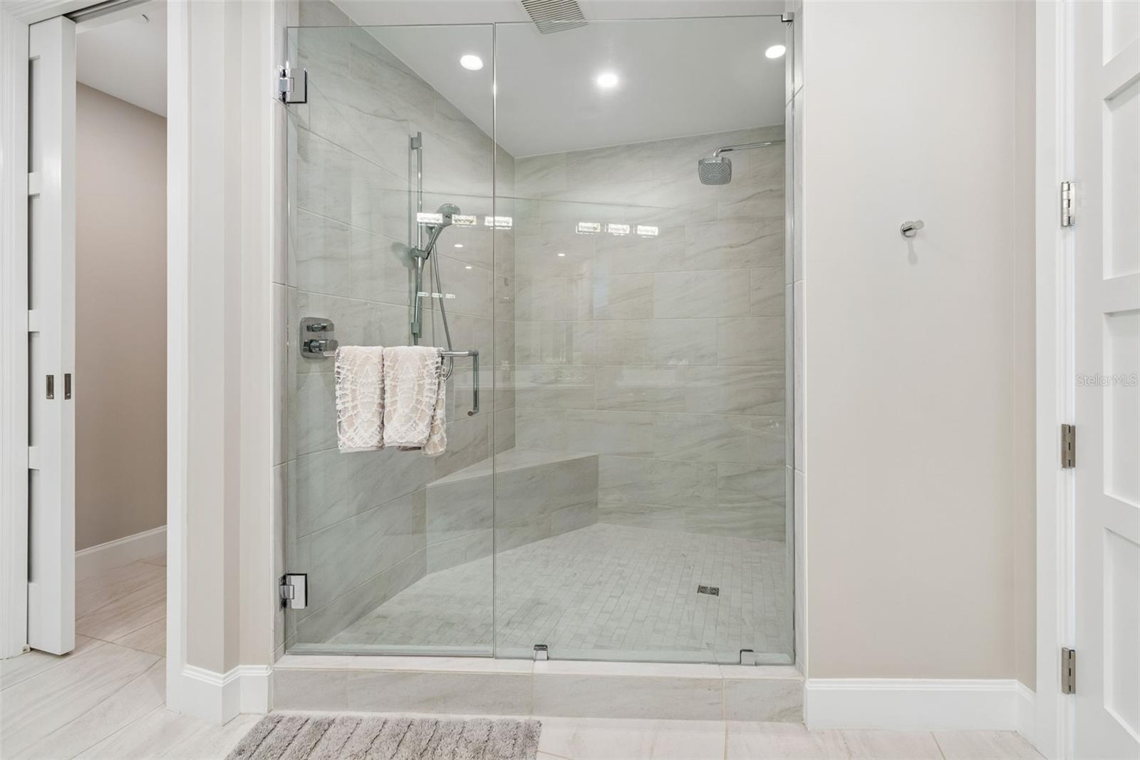 VIRAGE BAYSHORE - Residential