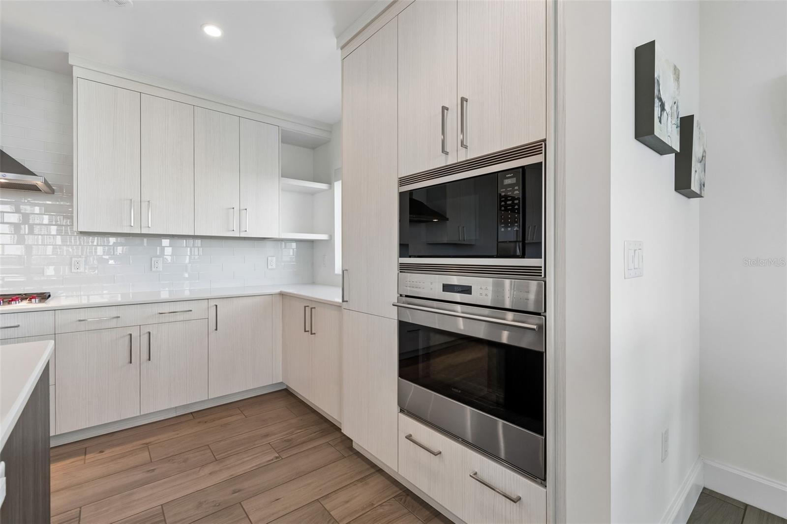 VIRAGE BAYSHORE - Residential