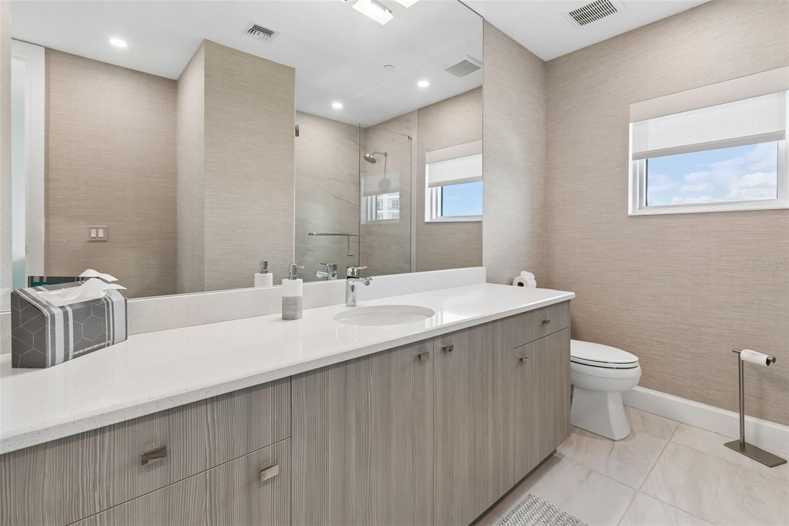 VIRAGE BAYSHORE - Residential