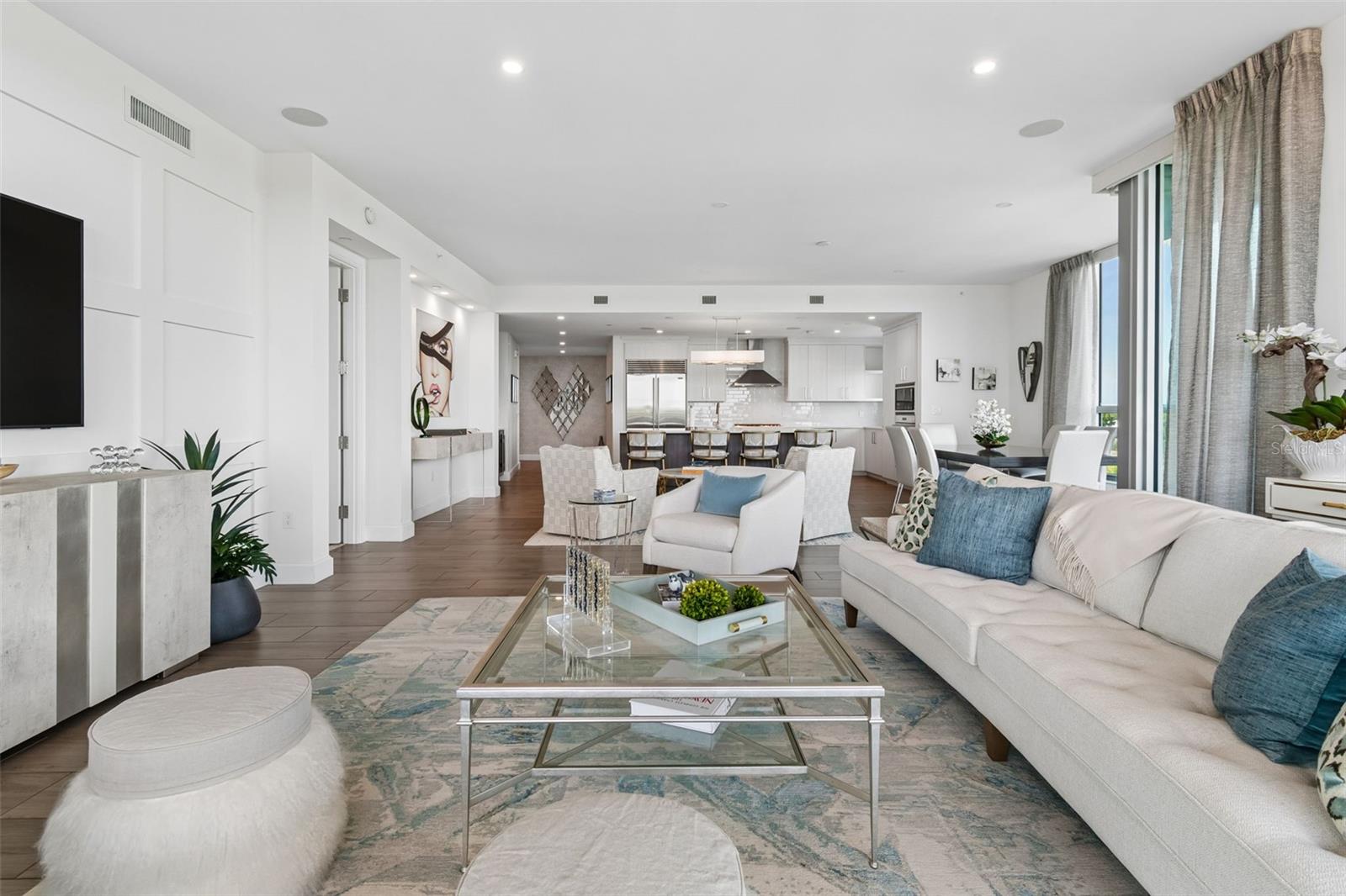 VIRAGE BAYSHORE - Residential