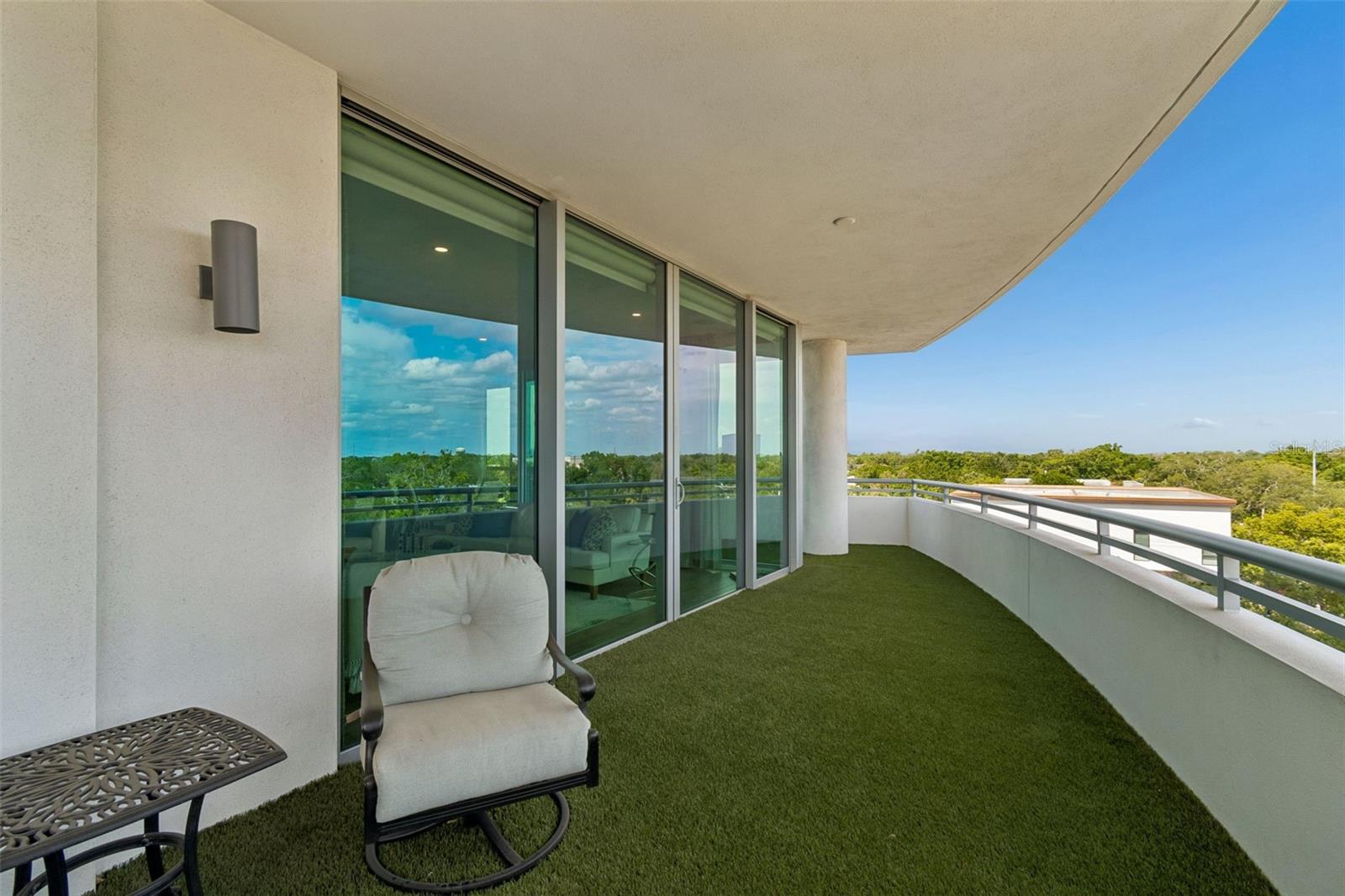 VIRAGE BAYSHORE - Residential