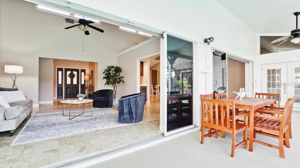 PALMA SOLA BAY ESTATES - Residential