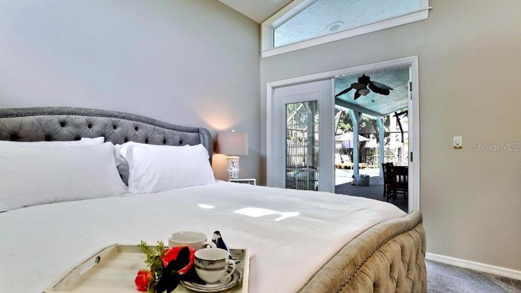 PALMA SOLA BAY ESTATES - Residential