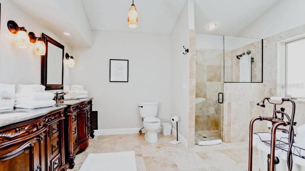 PALMA SOLA BAY ESTATES - Residential