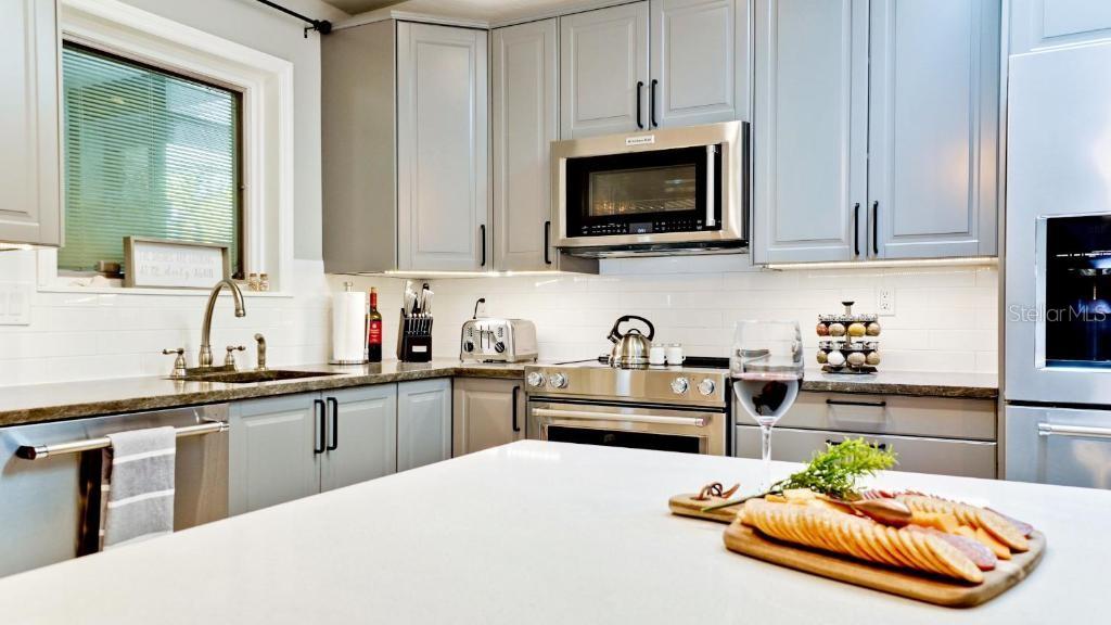 PALMA SOLA BAY ESTATES - Residential