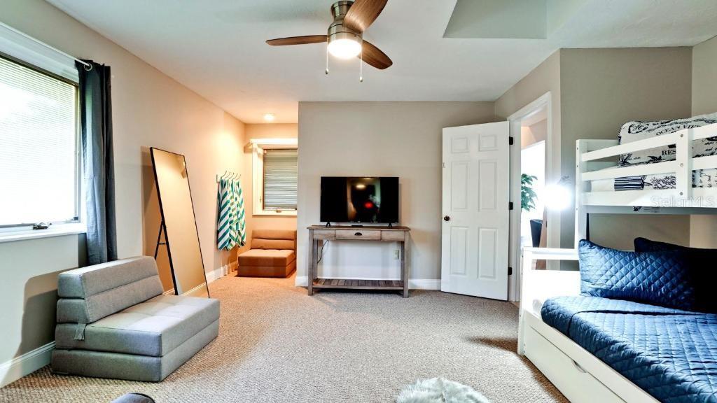 PALMA SOLA BAY ESTATES - Residential