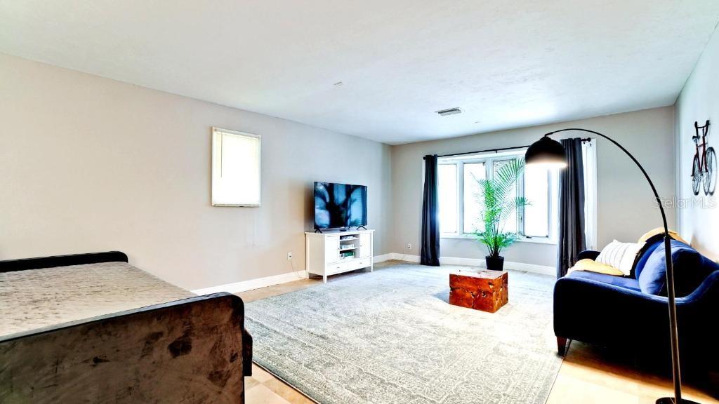 PALMA SOLA BAY ESTATES - Residential