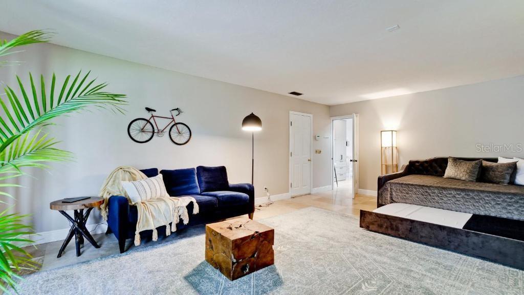 PALMA SOLA BAY ESTATES - Residential