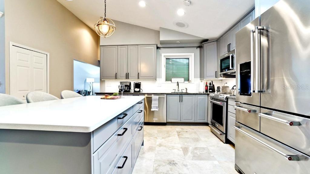 PALMA SOLA BAY ESTATES - Residential