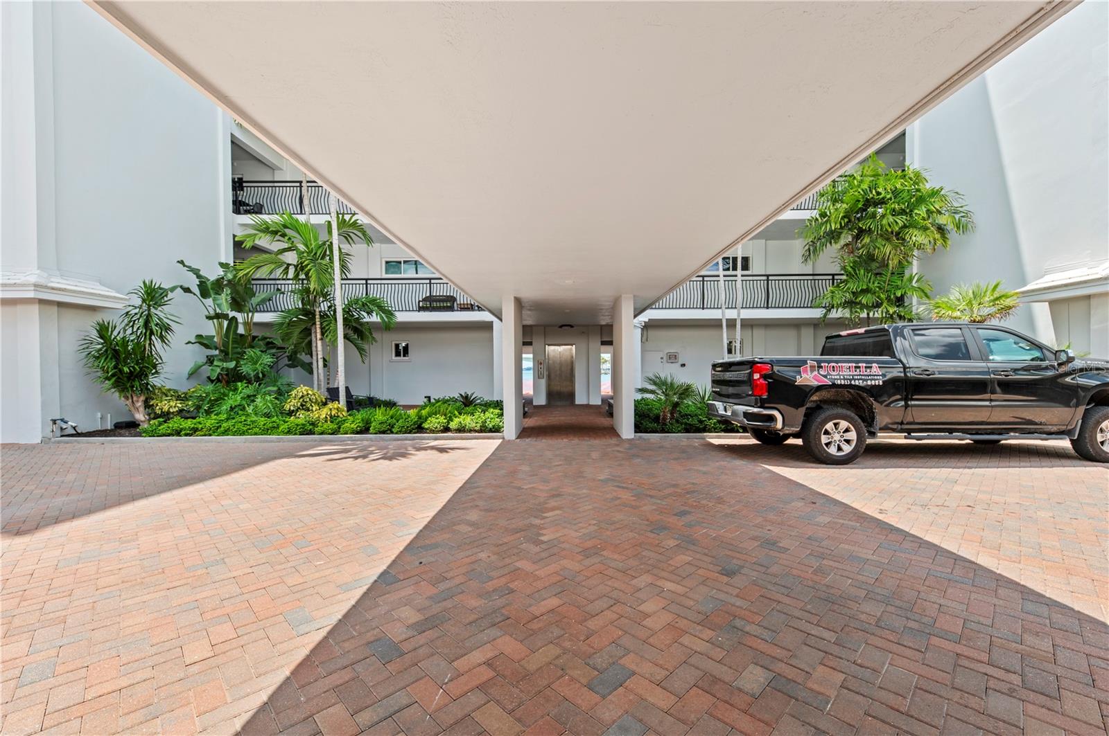 226 GOLDEN GATE POINT 33
