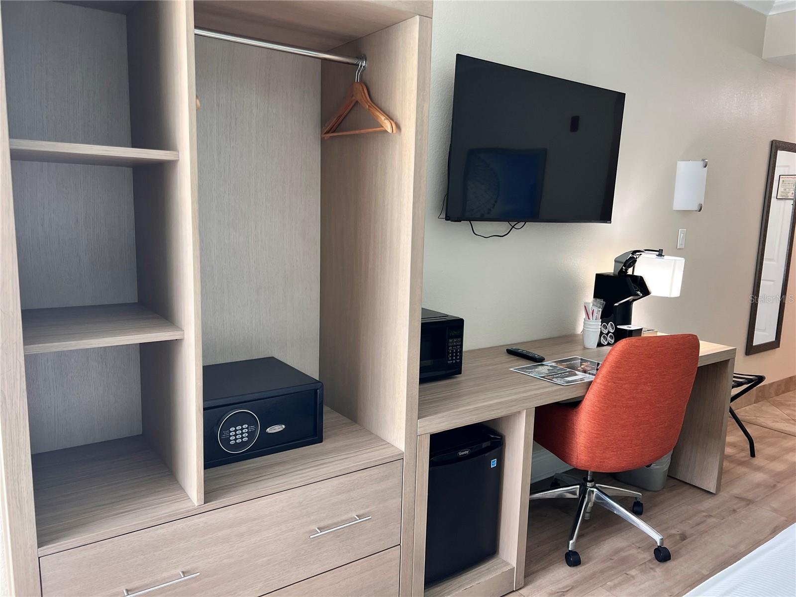 MERIDIAN PALMS COMM CONDO - Residential