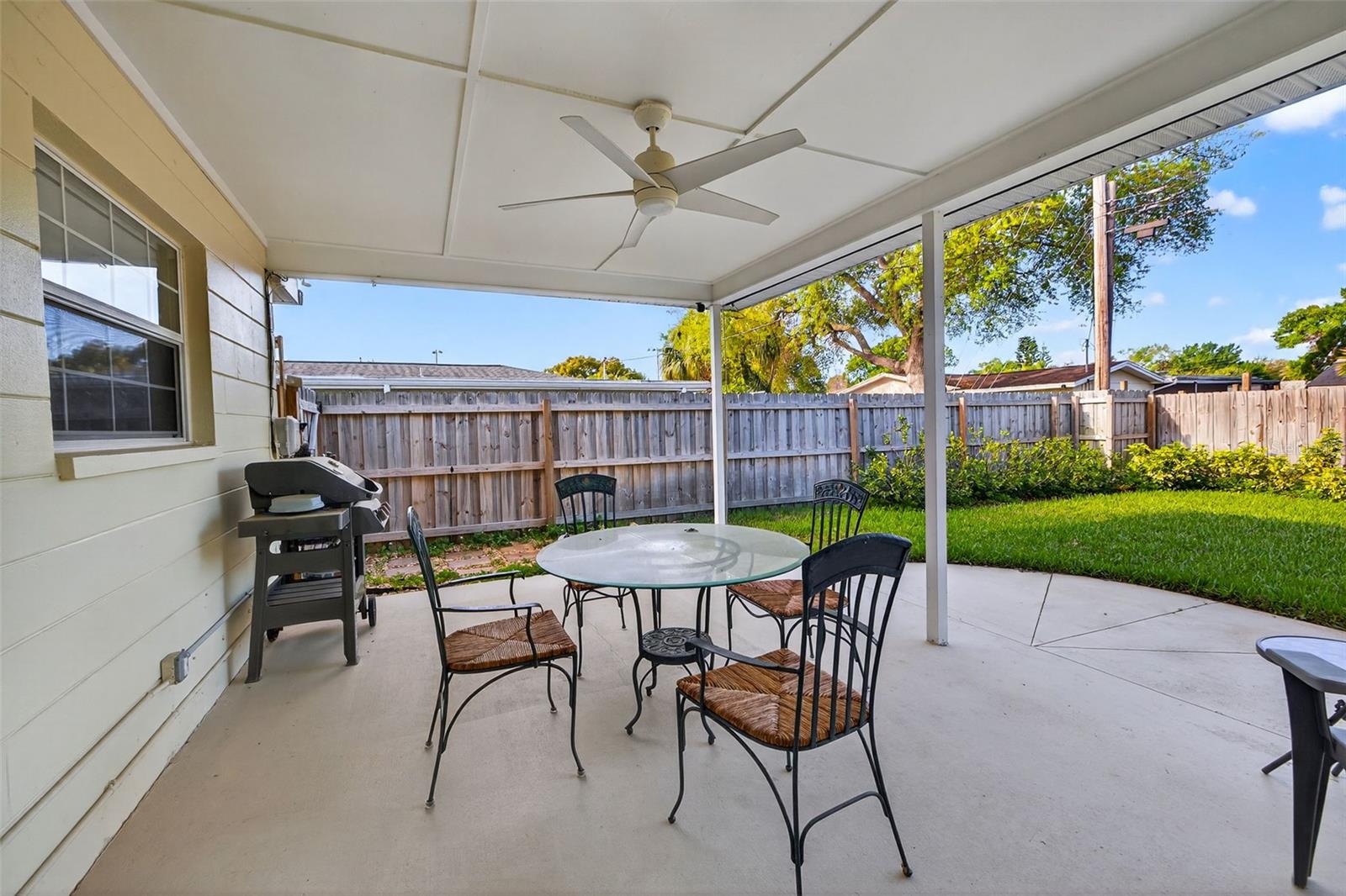 TROPIC HILLS - Residential