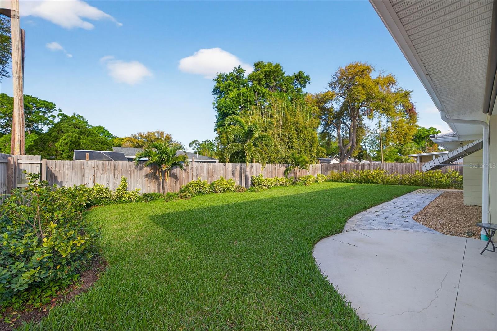 TROPIC HILLS - Residential