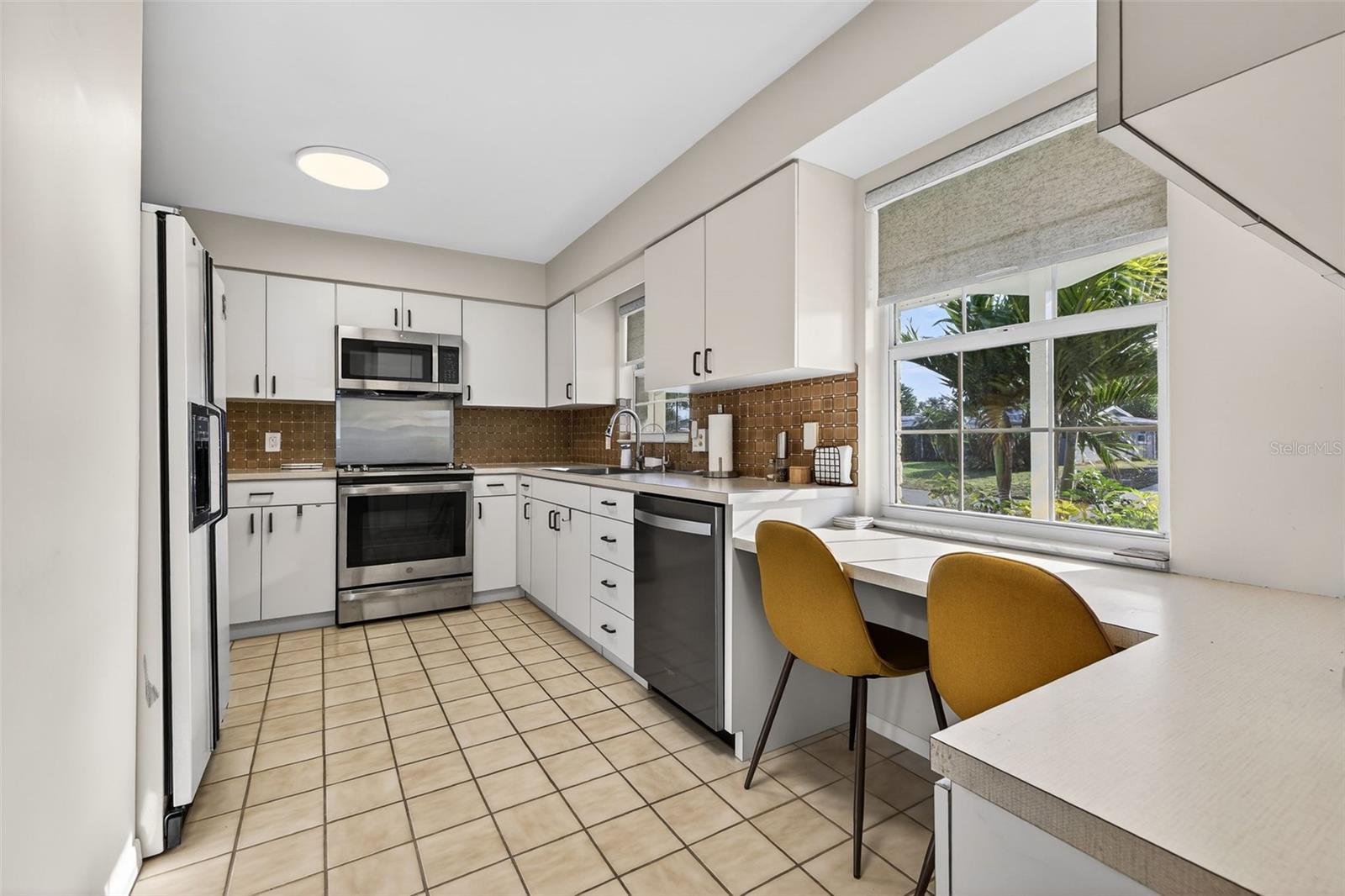 TROPIC HILLS - Residential