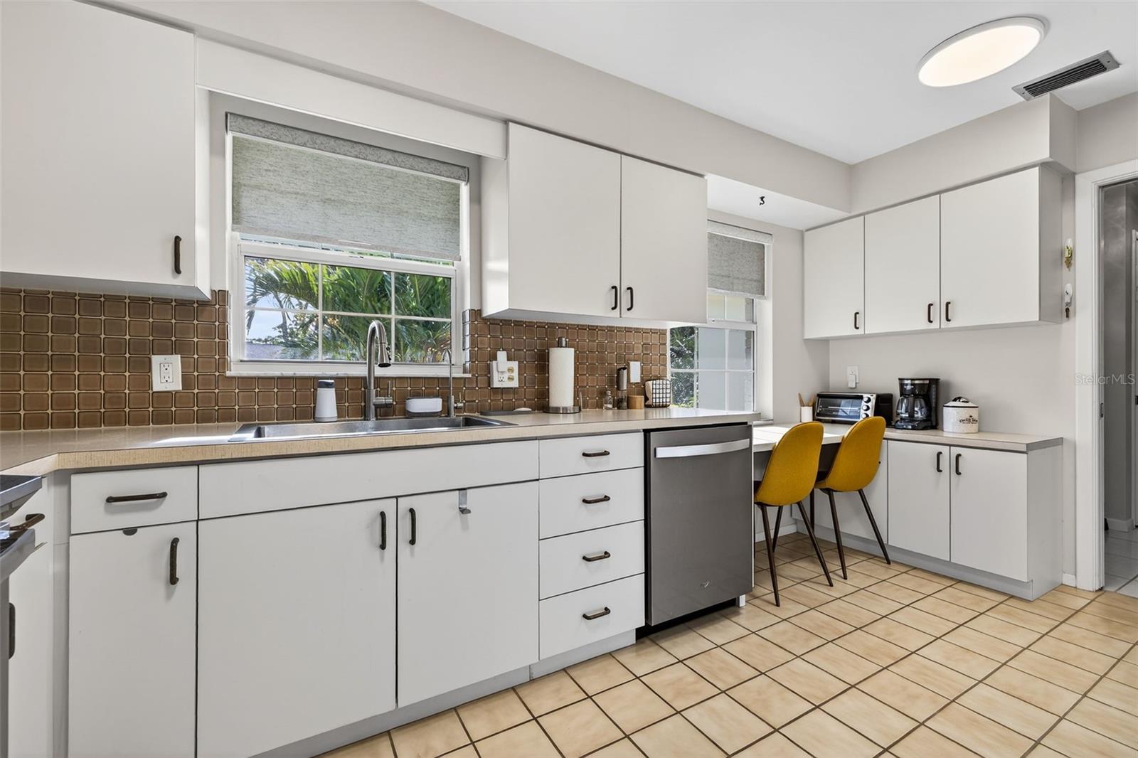 TROPIC HILLS - Residential