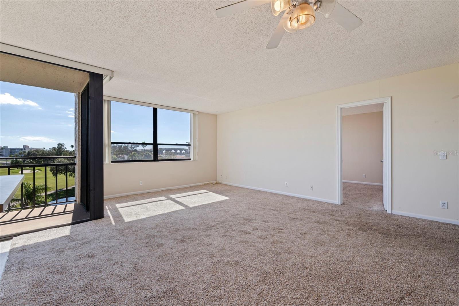 6210 SUN BOULEVARD 408