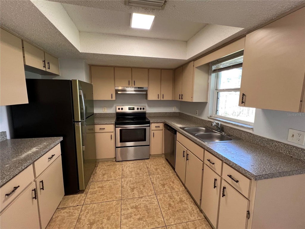 Photo of 6829 Alpert Drive, Orlando, FL 32810 (MLS # O6435040)