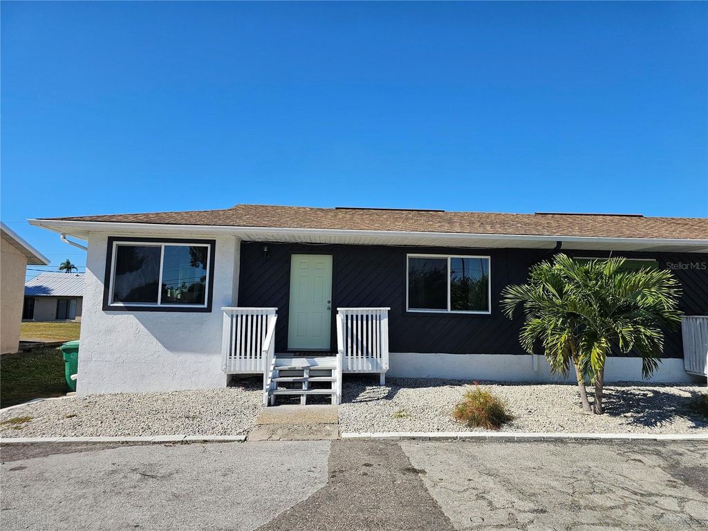 Photo of 1600 Meadowlark Lane #B, Englewood, FL 34224 (MLS # C7517873)