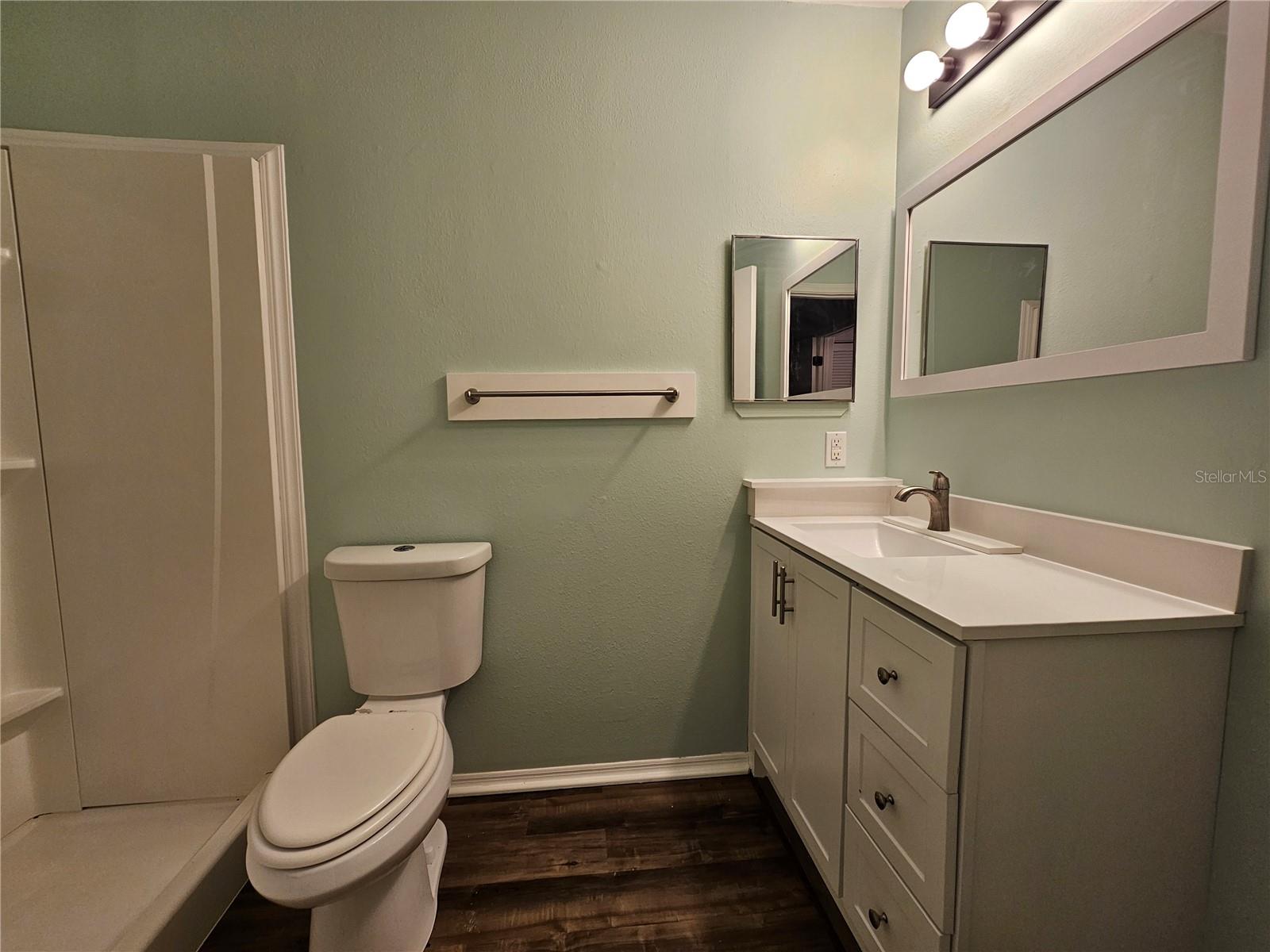 BREEZEWOOD MANOR - Residential Lease