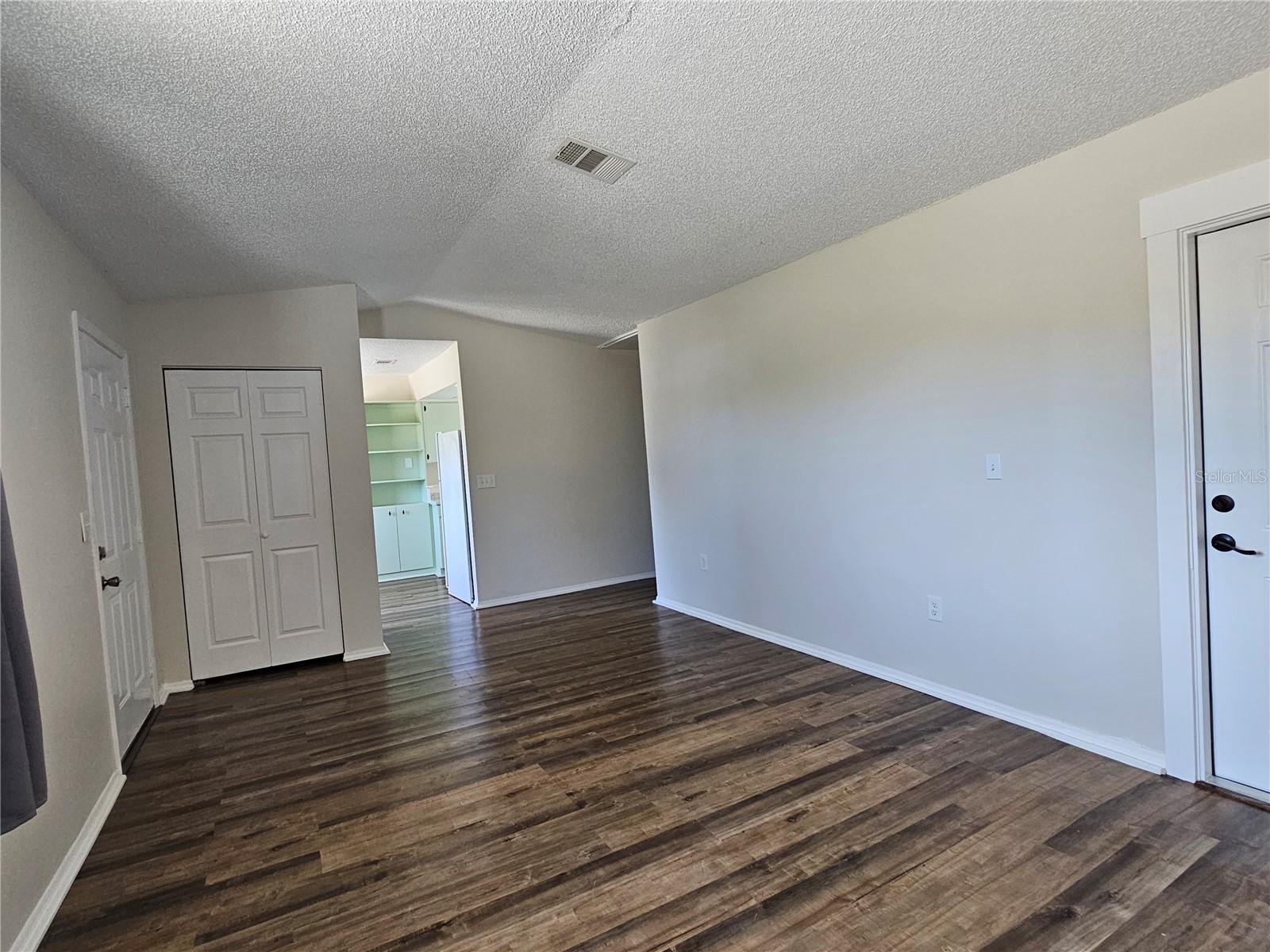 BREEZEWOOD MANOR - Residential Lease