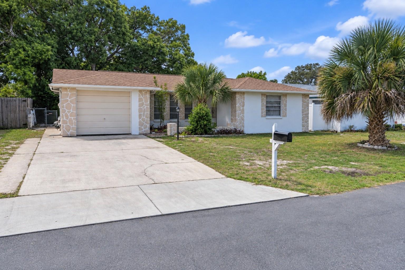 7904 JUDITH CRESCENT