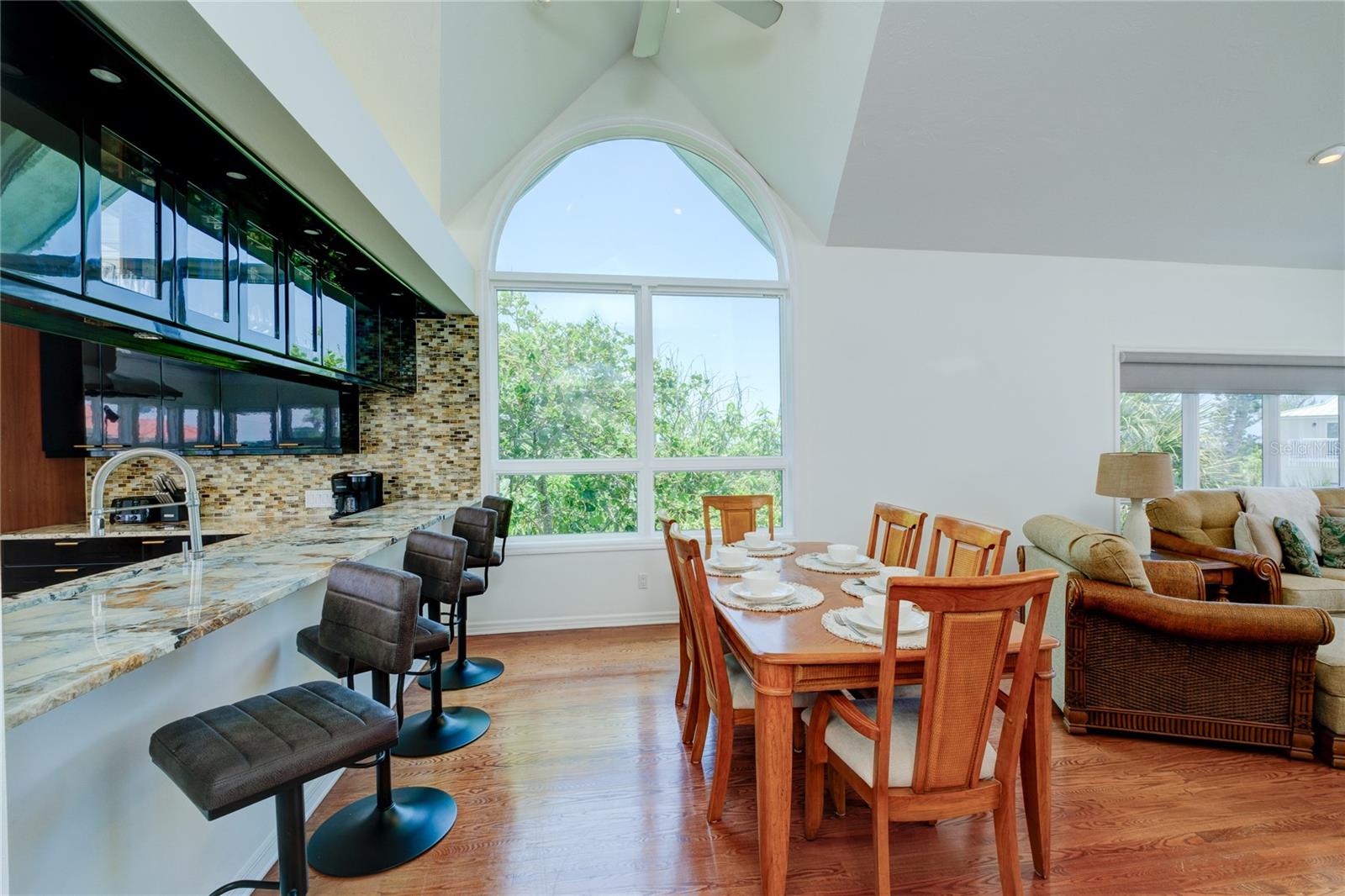 GEDNEY RICHARD H INC - Residential Lease
