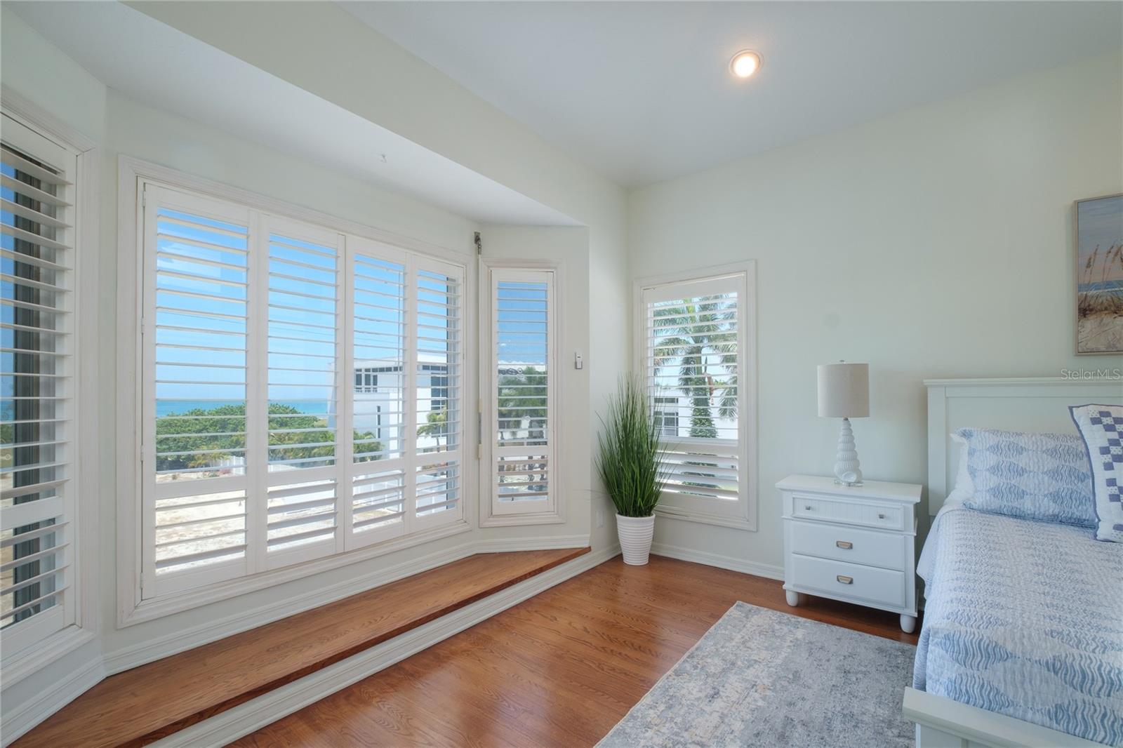 GEDNEY RICHARD H INC - Residential Lease