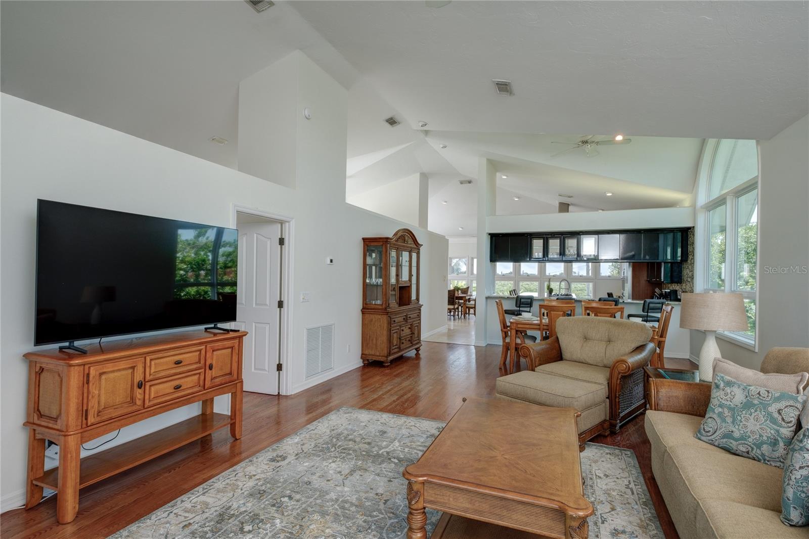 GEDNEY RICHARD H INC - Residential Lease