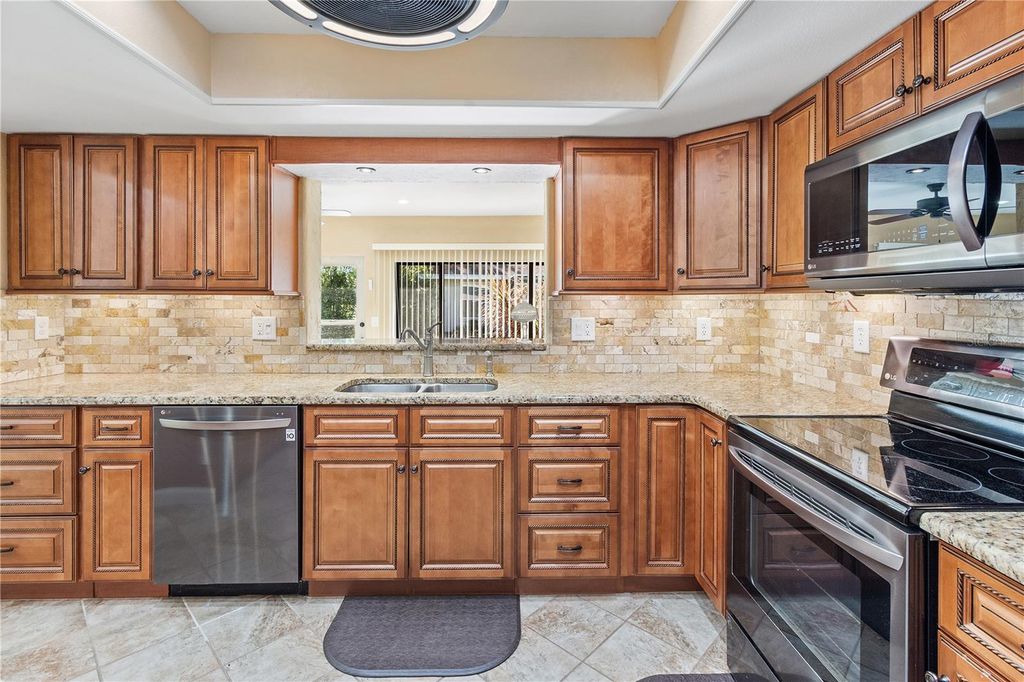 Photo of 731 Canberra Road, Winter Haven, FL 33884 (MLS # L4957294)