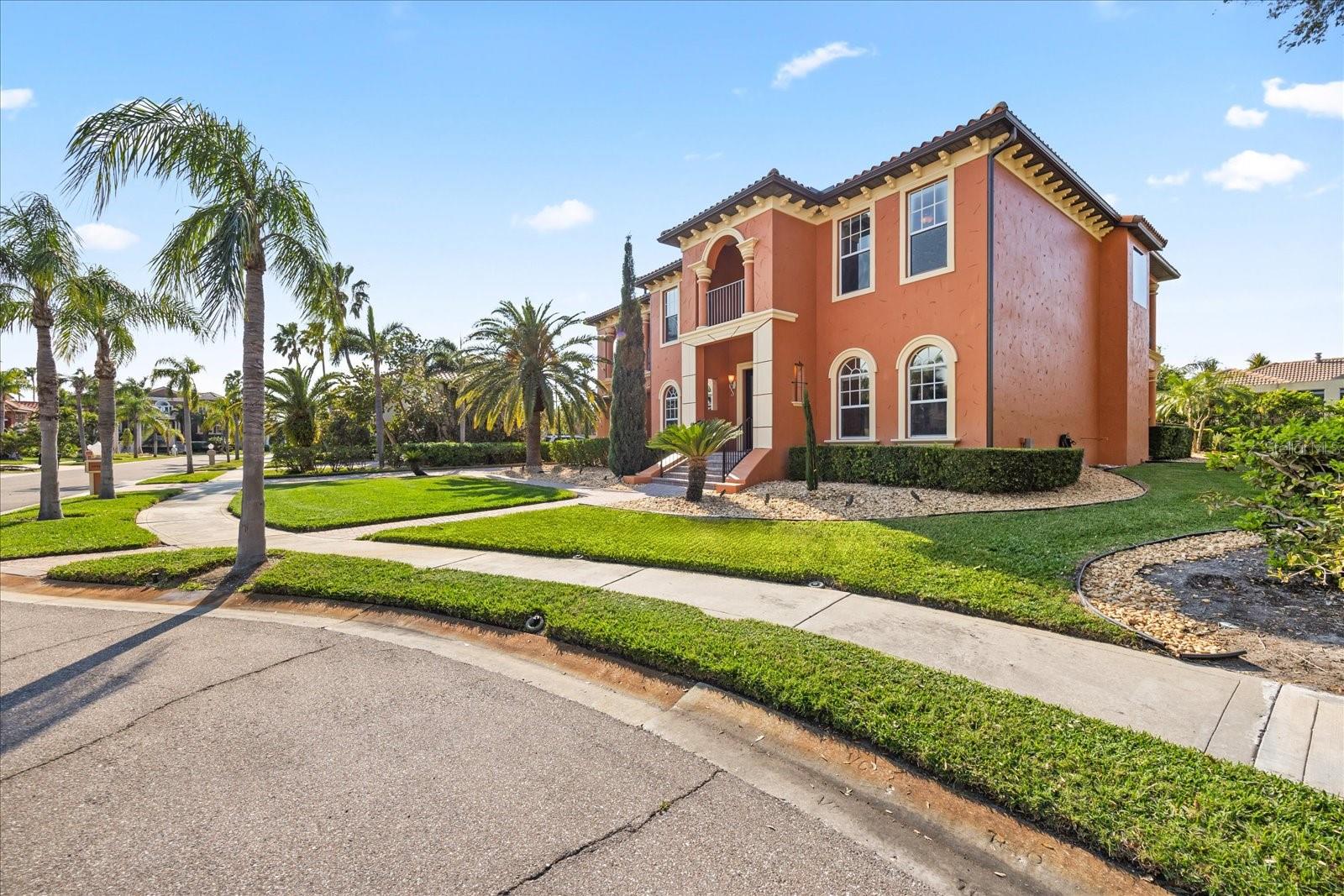 5910 LA ROSA LANE